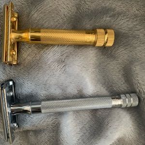Gold razor